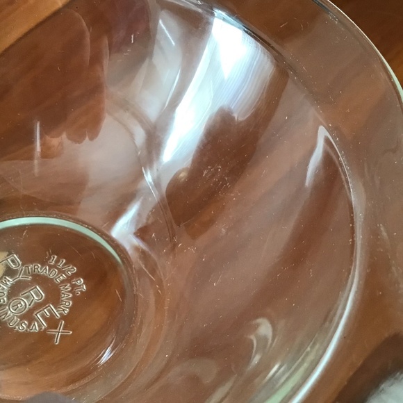 Pyrex Vintage 1.5 Pint Clear Glass Cinderella Mixing Bowl Handles USA - Picture 9 of 15